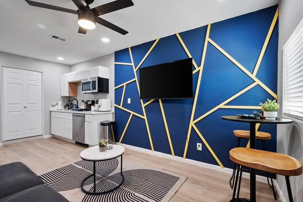 12 Minutes From Downtown Phoenix - 1 Bedroom #B 0*,  USA